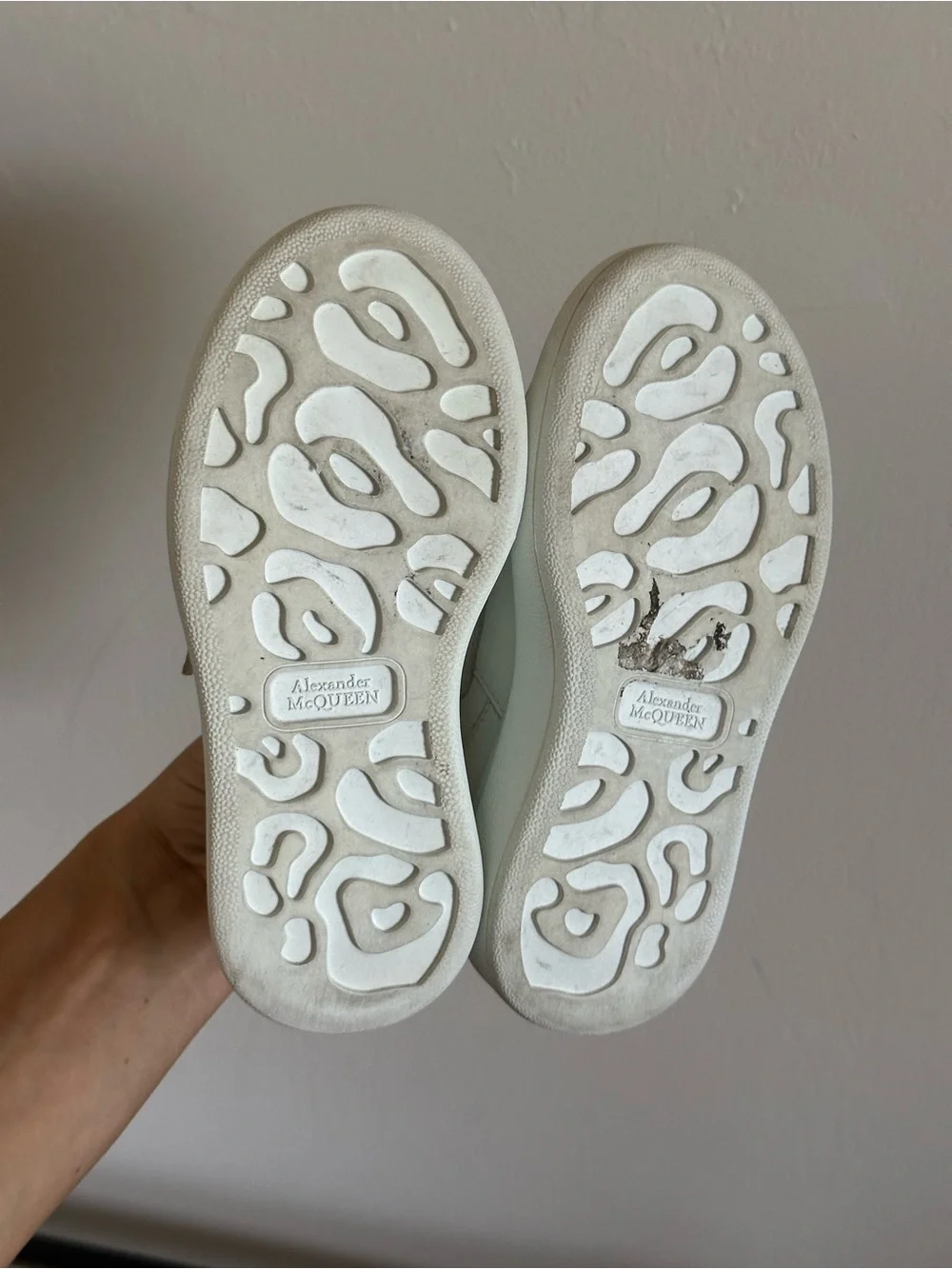 Alexander McQueen Kids Oversized Velcro Leather Sneakers EU 26